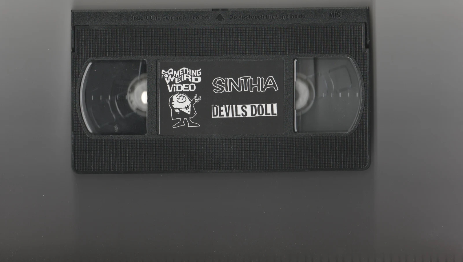 Sinthia: the Devil's Doll VHS front label scan